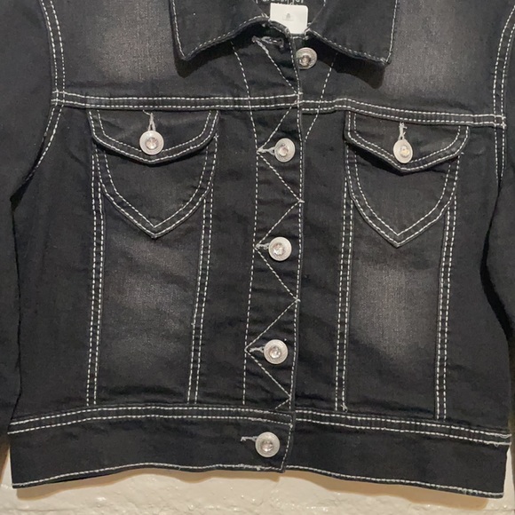 ❌SOLD❌ 🎁Holiday Sale! Now till the end of December. Amethyst Jacket - Picture 3 of 15